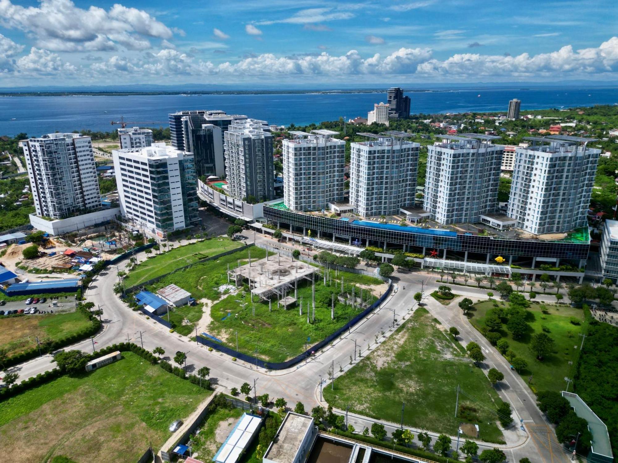 1Br Mactan New Town Apartments Ocean View, Free Pool, Free Beach, Near Airport Punta Engano  Exterior photo